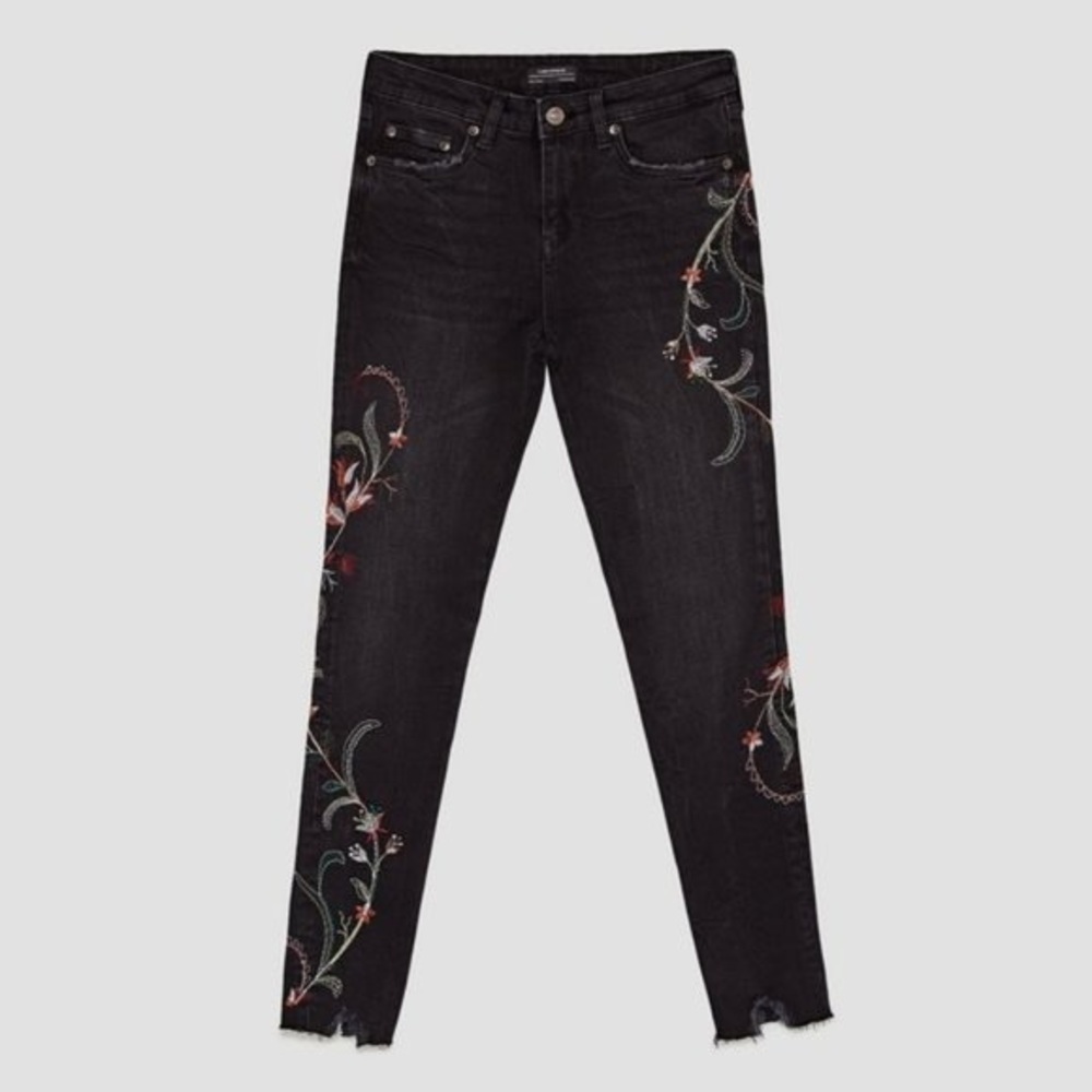 ZARA Distressed Raw Hem Floral Embroidered Jeans